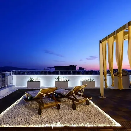 Skyloft - Location & Private Roof Garden Διαμέρισμα Καλαμάτα